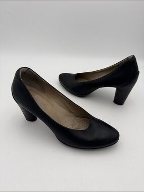 Ecco Black Leather Mid Heel Pumps women 10 casual office retro casual comfort
